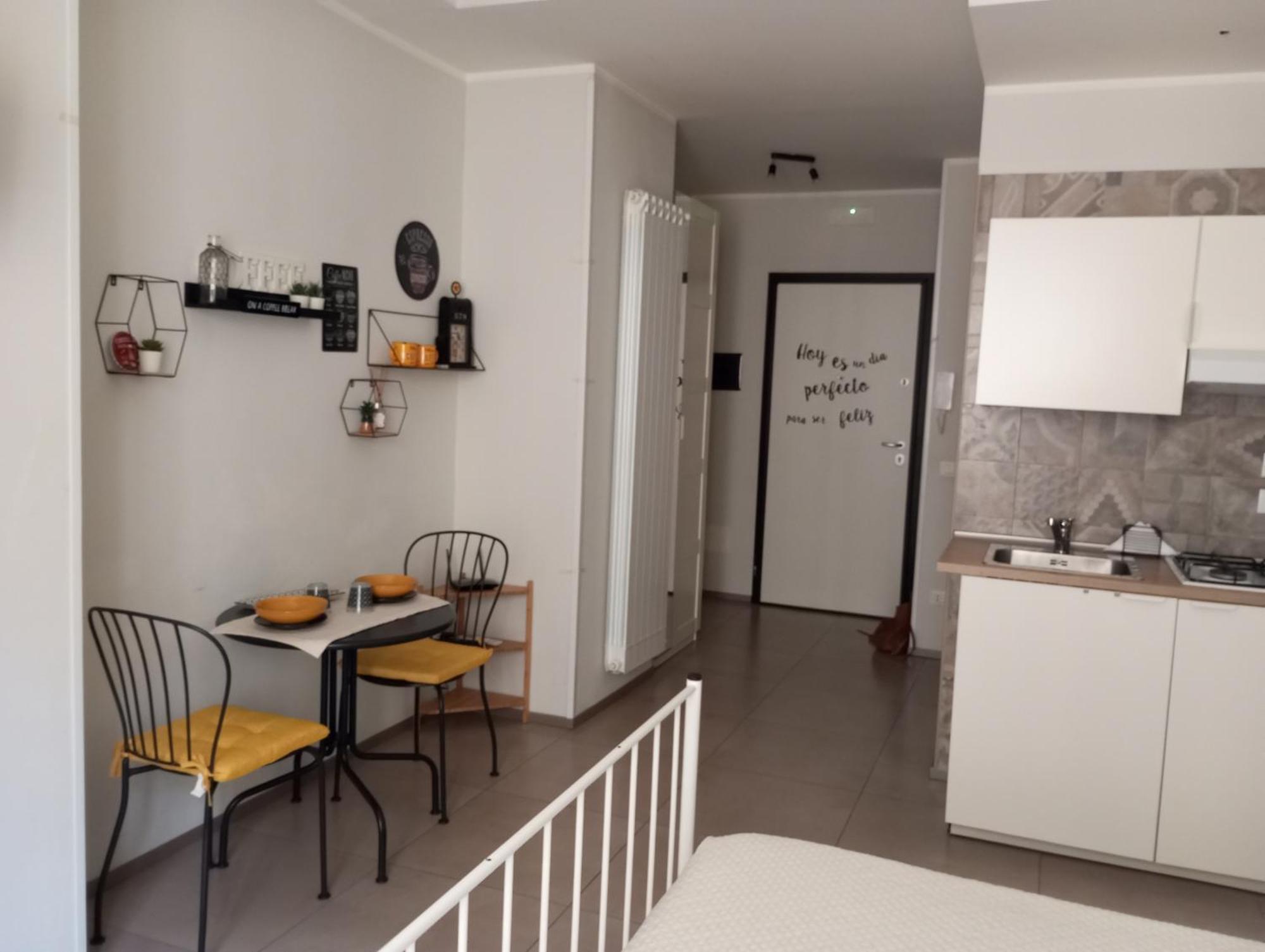 Holidaystudio Appartamento In Centro Салерно Екстер'єр фото